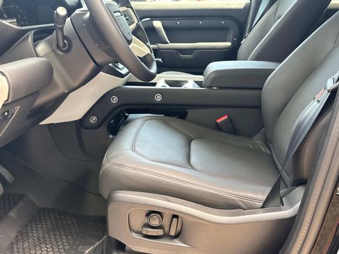 Certified 2025 Land Rover Defender 110 S image 22