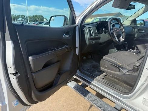Used 2018 GMC Canyon SLE w/ SLE Convenience Package RWD image 10
