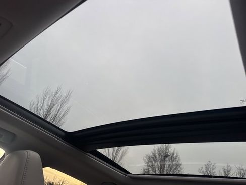 Used 2017 Lexus RX 450h AWD image 30