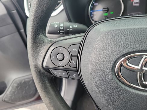Used 2020 Toyota RAV4 XLE image 26