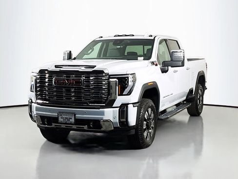 New 2026 GMC Sierra 2500 Denali w/ Denali Reserve Package AWD/4WD image 3