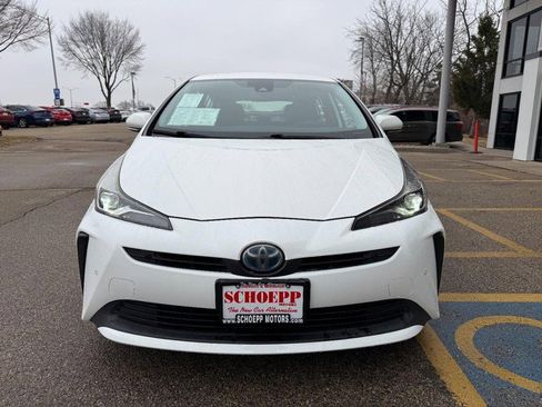 Used 2021 Toyota Prius XLE image 3