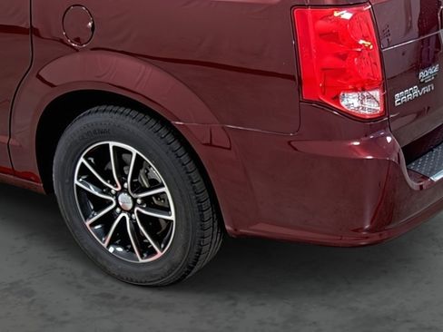 Used 2019 Dodge Grand Caravan GT image 9