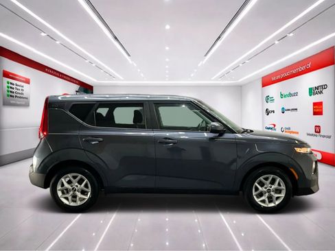 Used 2020 Kia Soul S FWD image 9