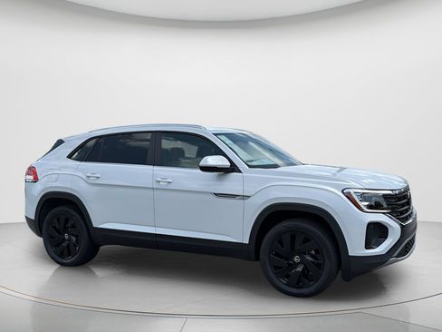 New 2026 Volkswagen Atlas Cross Sport SE FWD image 4