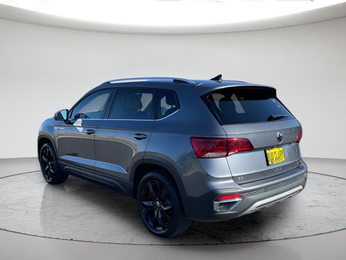 Used 2022 Volkswagen Taos SE AWD/4WD image 5