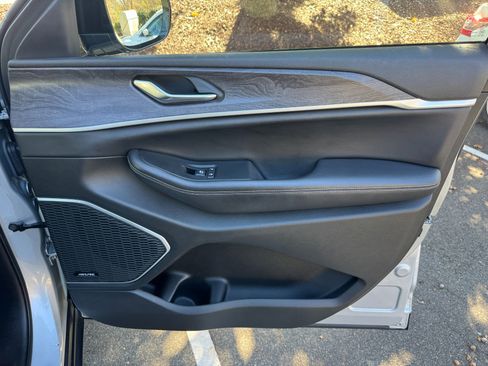 Used 2022 Jeep Grand Cherokee Limited 4xe image 48