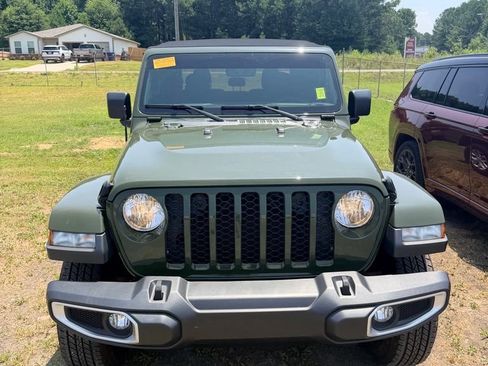 Used 2023 Jeep Gladiator Sport AWD/4WD image 18