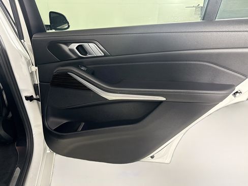 Used 2019 BMW X7 xDrive40i w/ Cold Weather Package image 28