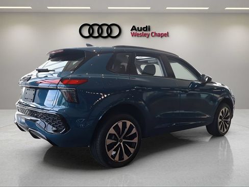 New 2026 Audi Q3 quattro 2.0T AWD/4WD image 5
