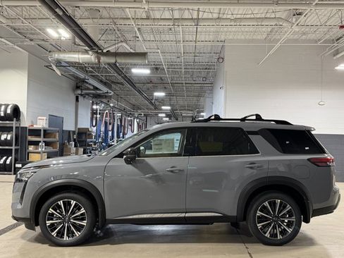 New 2026 Nissan Pathfinder Platinum AWD/4WD image 30