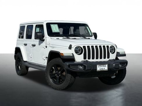 Used 2019 Jeep Wrangler Unlimited Sahara image 2