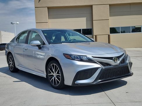 Used 2024 Toyota Camry SE FWD image 7