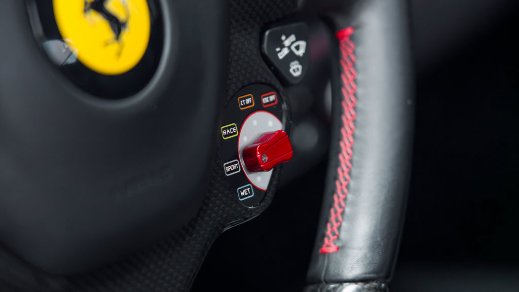 Used 2018 Ferrari 488 GTB RWD image 18