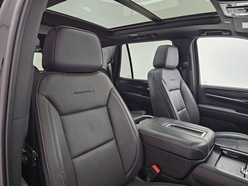 Used 2022 GMC Yukon Denali w/ Max Trailering Package image 15