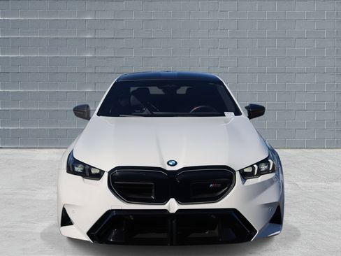 Used 2026 BMW M5 image 2