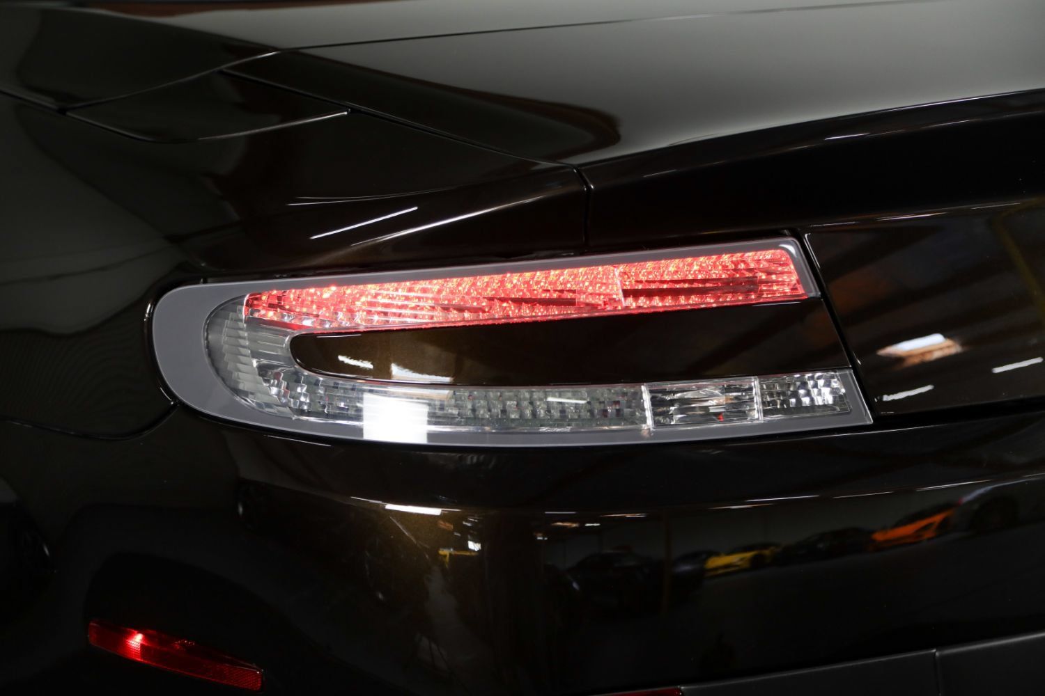 Used 2012 Aston Martin V8 Vantage N420 RWD image 21