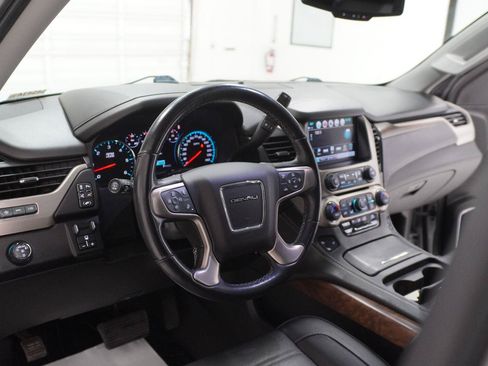 Used 2020 GMC Yukon Denali w/ Denali Ultimate Package RWD image 8