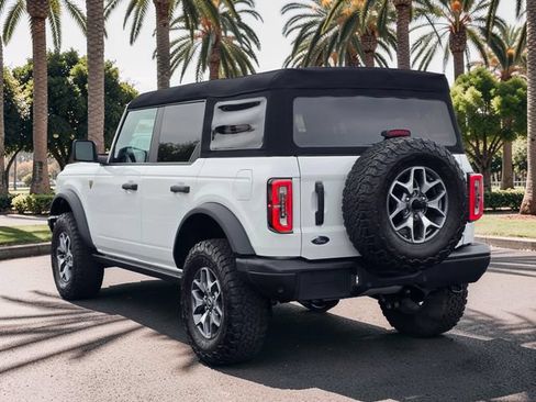 Used 2023 Ford Bronco Badlands AWD/4WD image 7