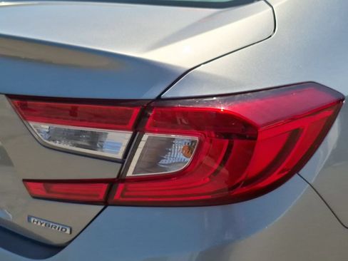 Used 2018 Honda Accord Hybrid image 11