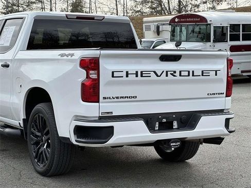 Used 2023 Chevrolet Silverado 1500 Custom image 4