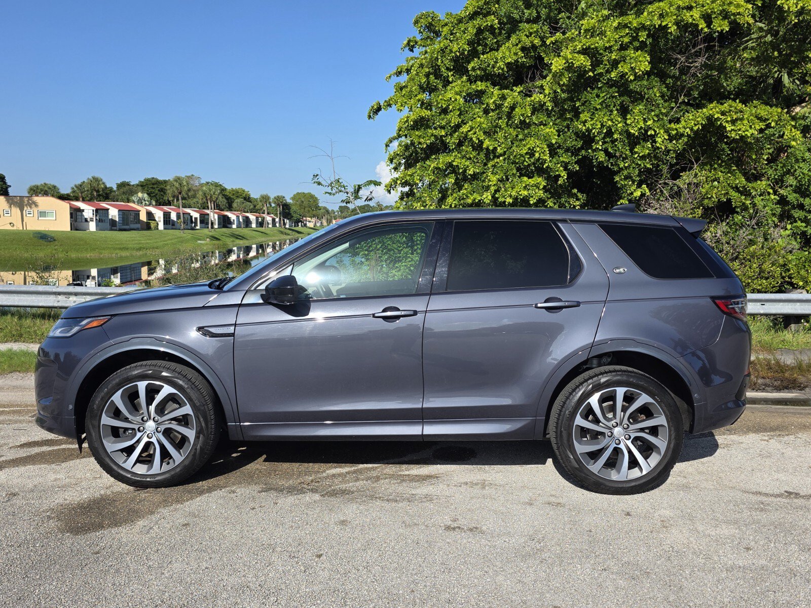 Certified 2024 Land Rover Discovery Sport S AWD/4WD image 7