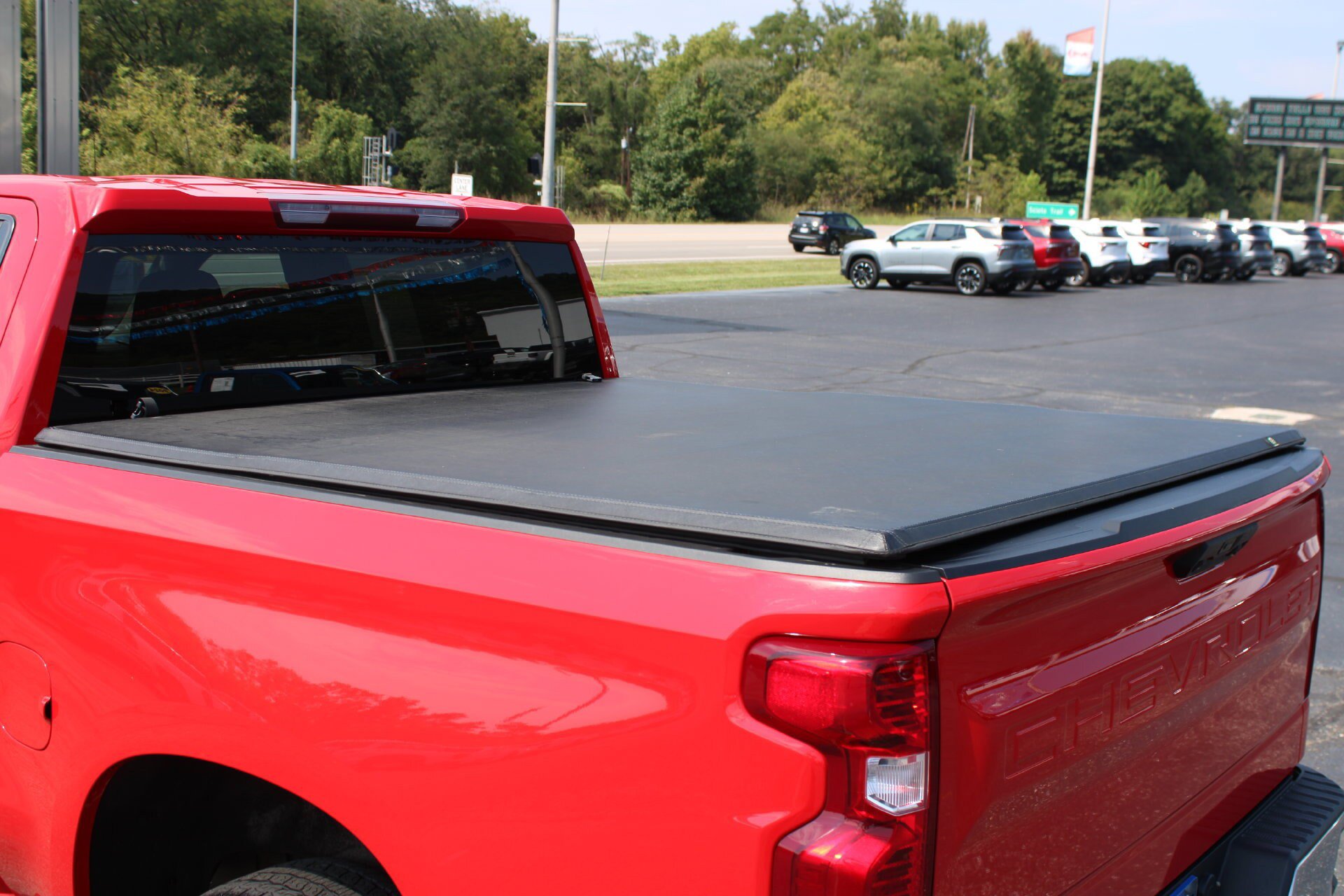 Used 2024 Chevrolet Silverado 1500 LT AWD/4WD image 9