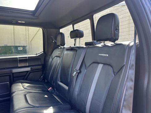 Used 2018 Ford F150 Platinum w/ Equipment Group 701A Luxury AWD/4WD image 9