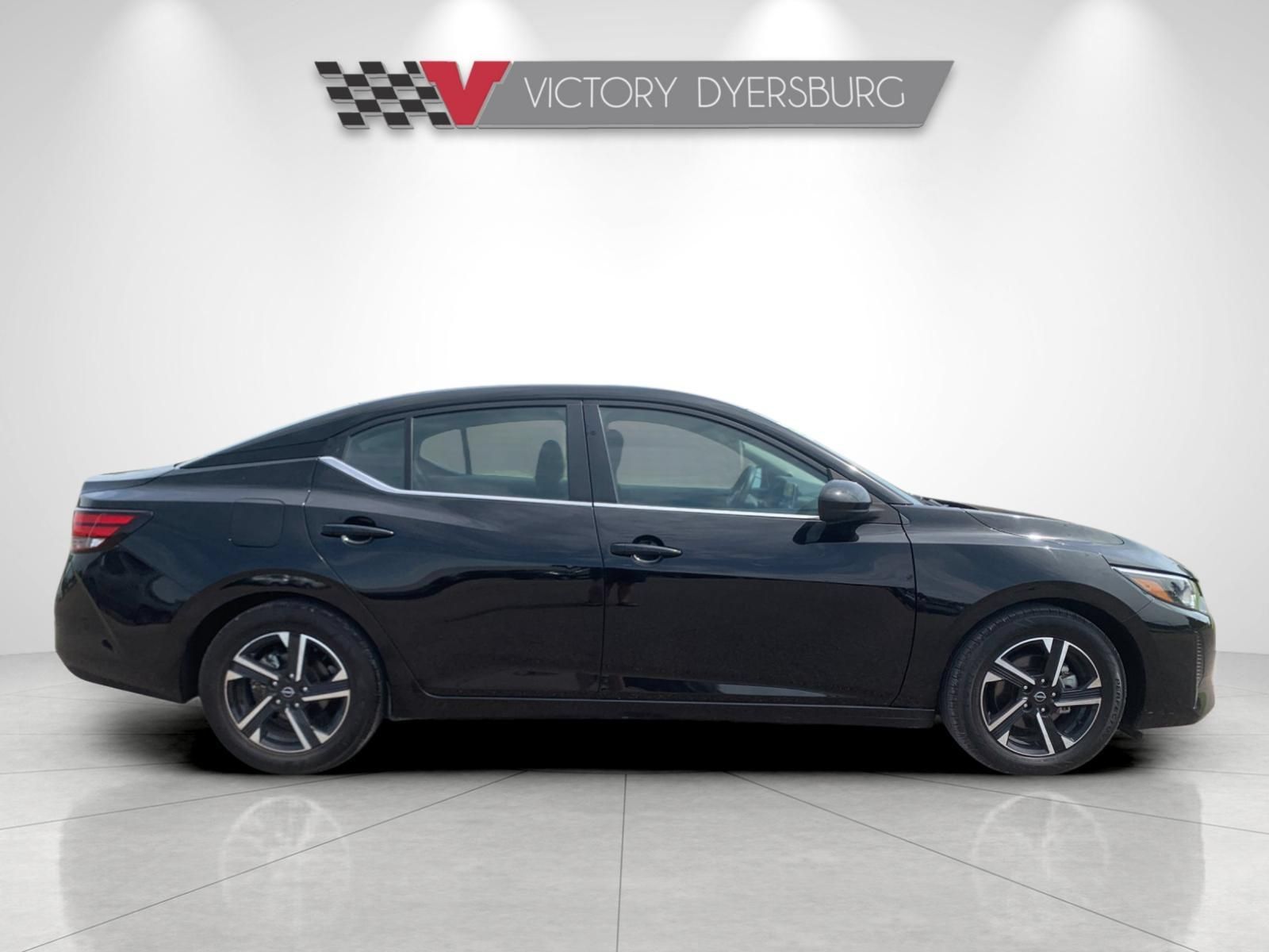 Used 2025 Nissan Sentra SV FWD image 3