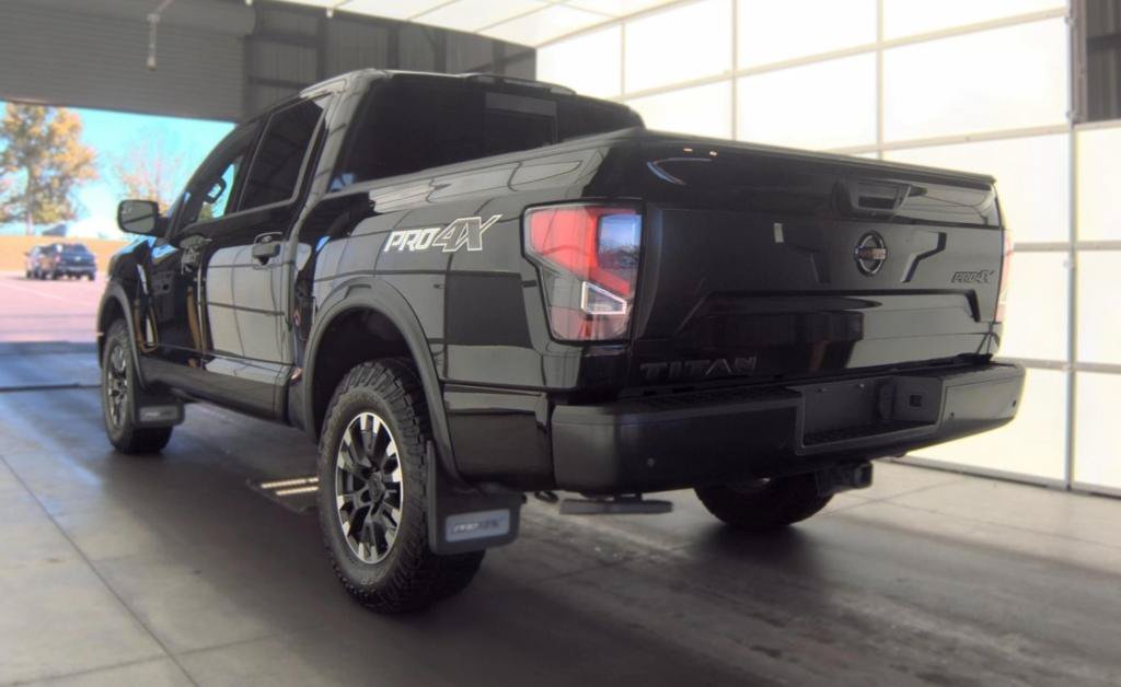 Used 2021 Nissan Titan PRO-4X w/ Pro-4x Convenience Package AWD/4WD image 5
