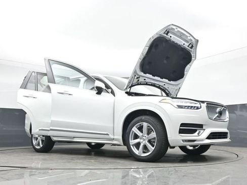 Used 2024 Volvo XC90 B5 Core w/ Protection Package Premier image 53