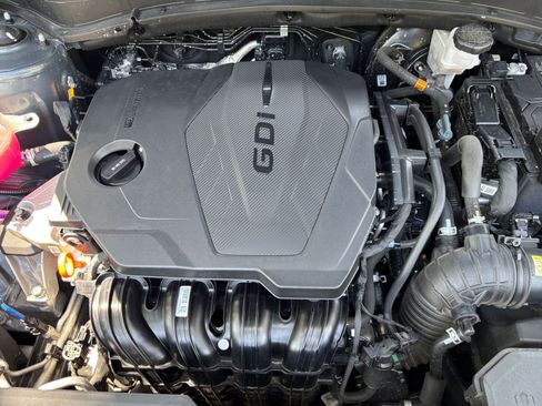 Used 2025 Kia Sportage LX FWD image 30