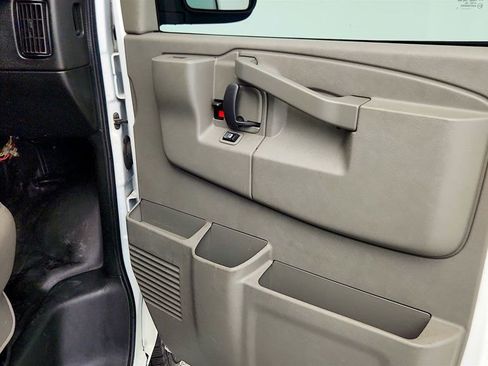 Used 2020 Chevrolet Express 2500 w/ Driver Convenience Package image 26