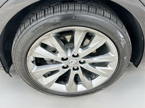 Used 2022 Buick Envision Avenir w/ Technology Package II image 32