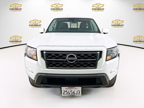 Used 2022 Nissan Frontier SV w/ Technology Package image 2
