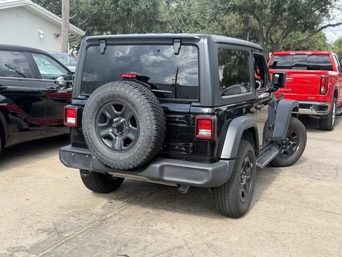 Used 2025 Jeep Wrangler Sport AWD/4WD image 5