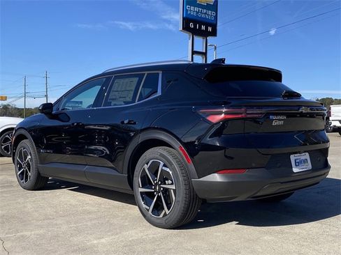 New 2026 Chevrolet Equinox EV LT image 3