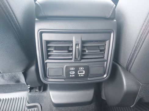Used 2026 Subaru Outback Premium AWD/4WD image 13