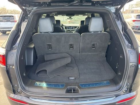 Used 2024 Buick Enclave Premium image 5