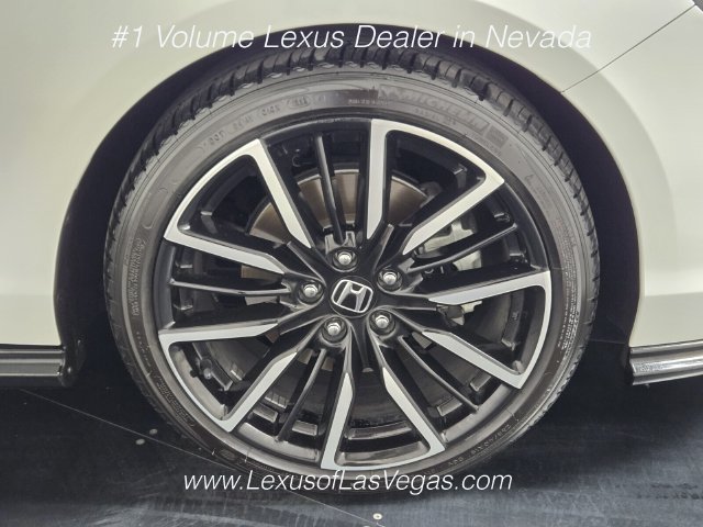 Used 2023 Honda Accord Touring image 9