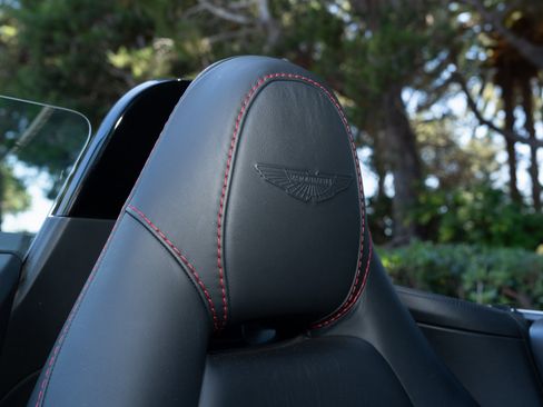 Used 2023 Aston Martin V8 Vantage Roadster image 24