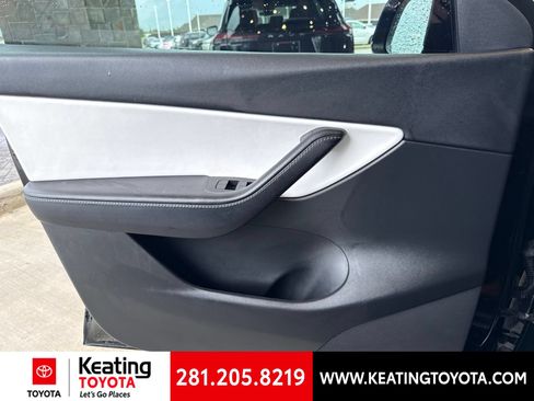 Used 2022 Tesla Model Y Performance AWD/4WD image 6