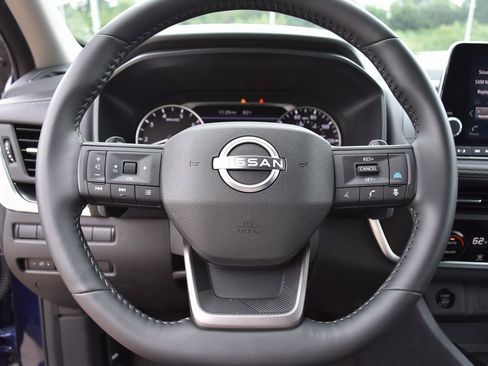 Used 2025 Nissan Rogue SV image 20