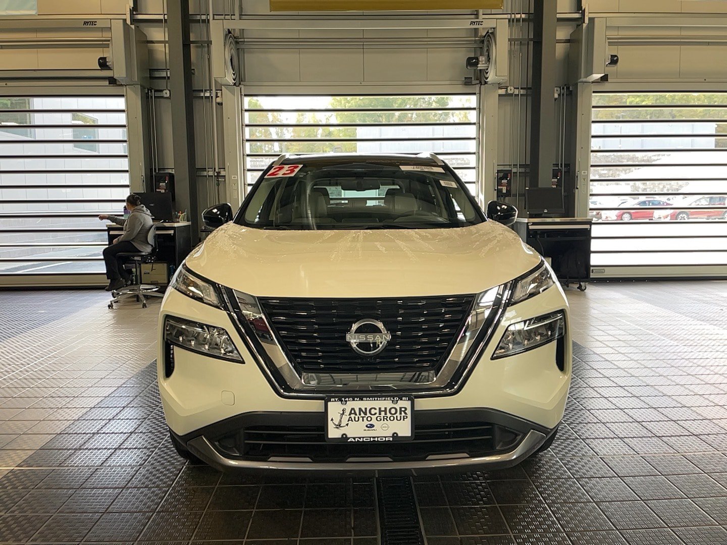Used 2023 Nissan Rogue SL AWD/4WD image 2