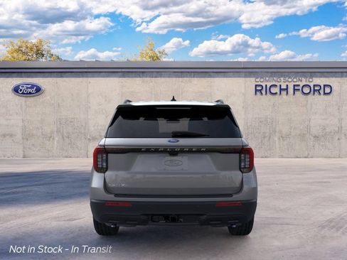 New 2026 Ford Explorer Active RWD image 5