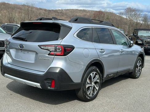 Used 2022 Subaru Outback Limited image 4