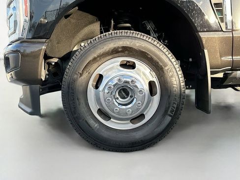 Used 2024 Ford F350 King Ranch w/ FX4 Off-Road Package image 33