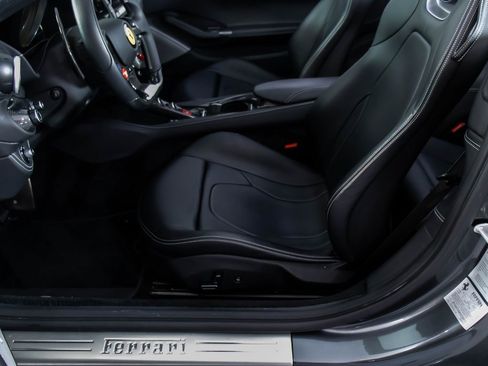 Certified 2019 Ferrari Portofino image 43