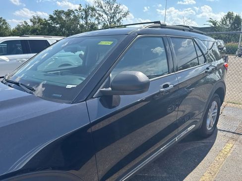 Used 2024 Ford Explorer XLT w/ Equipment Group 202A AWD/4WD image 22