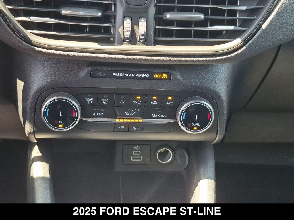 Used 2025 Ford Escape ST-Line FWD image 23